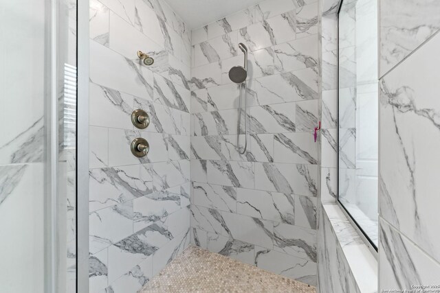 9730 Kremmen, Boerne, TX 78006 - bathroom featuring a tile shower