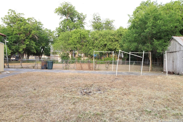 418 Cavalier, San Antonio, TX 78225 - view of yard