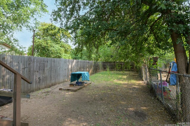 325 Sims, San Antonio, TX 78225 - view of fenced backyard