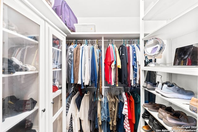 231 Doris Dr, Kerrville, TX 78028 - view of spacious closet
