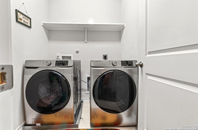 324 Washita Riv, Cibolo, TX 78108 - laundry area featuring washing machine and dryer