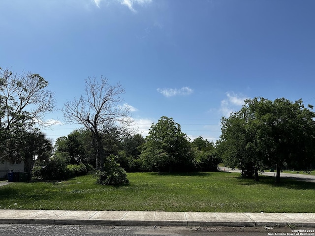202 Essex St, San Antonio, TX 78210
