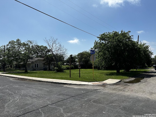 202 Essex St, San Antonio, TX 78210