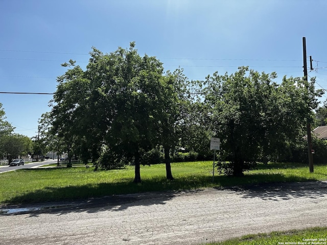 202 Essex St, San Antonio, TX 78210