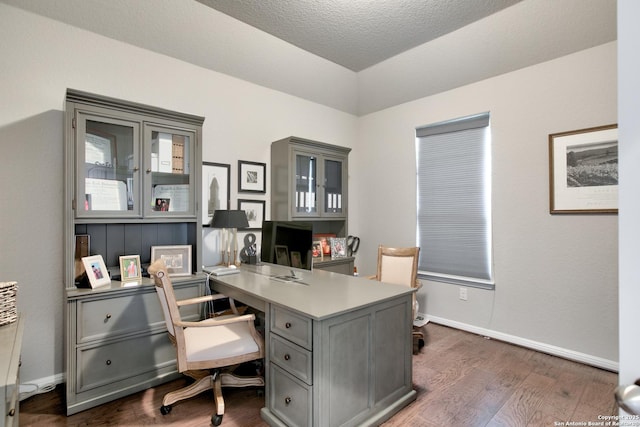 25514 Vista Bella, San Antonio, TX 78260 - office area featuring dark wood finished floors, baseboards, and vaulted ceiling