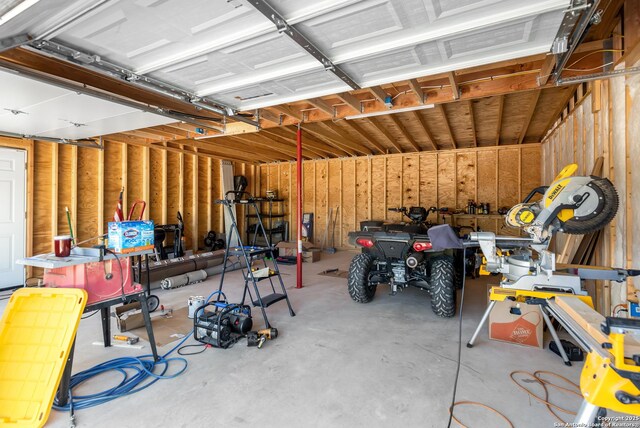 1556 County Road 2537, Moore, TX 78057 - view of garage