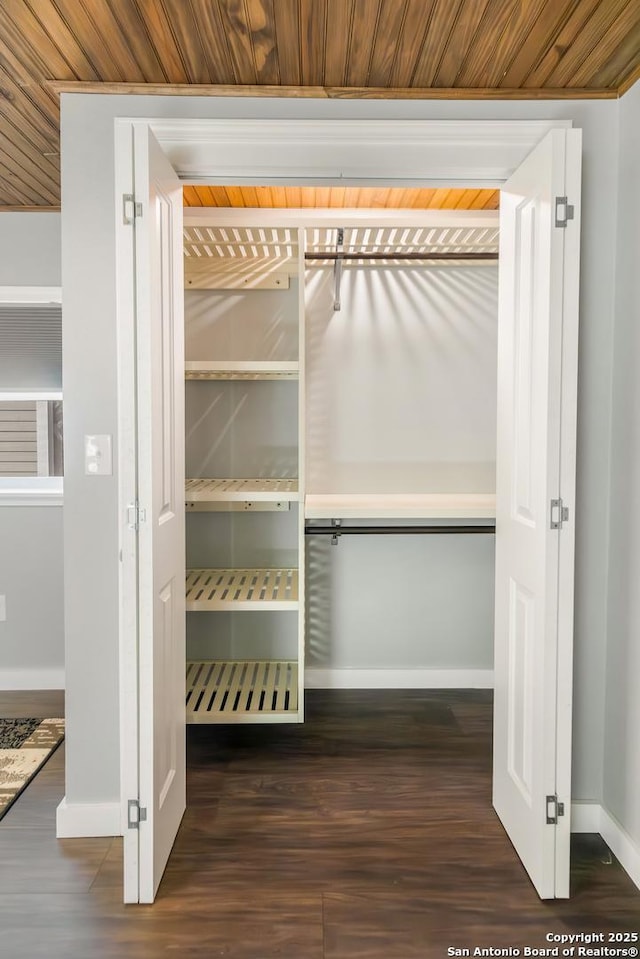 1556 County Road 2537, Moore, TX 78057 - view of closet