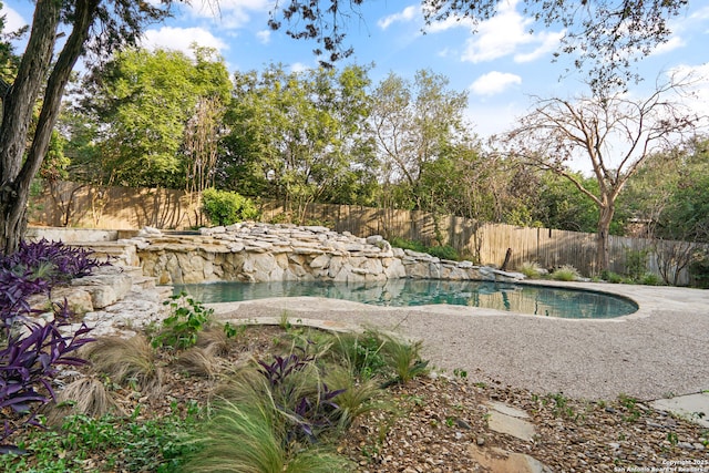 6806 Arrow, San Antonio, TX 78256 - view of swimming pool featuring a fenced backyard