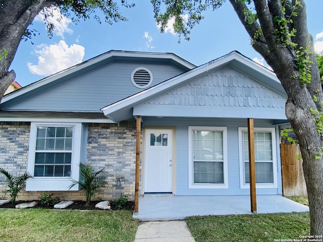 710 Garden Mdw, Universal City, TX 78148 - view of front facade