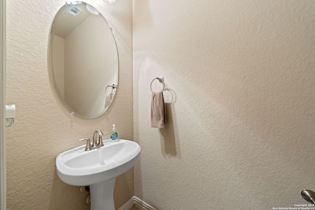 8726 Hideout, San Antonio, TX 78254 - view of bathroom