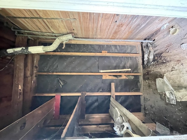 726 Price, San Antonio, TX 78211 - detailed view of wooden ceiling