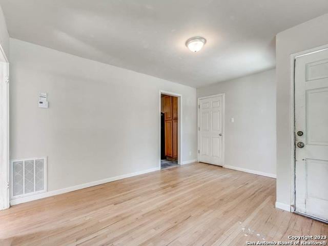 210 Harwood, San Antonio, TX 78213 - empty room featuring light wood-style floors and baseboards
