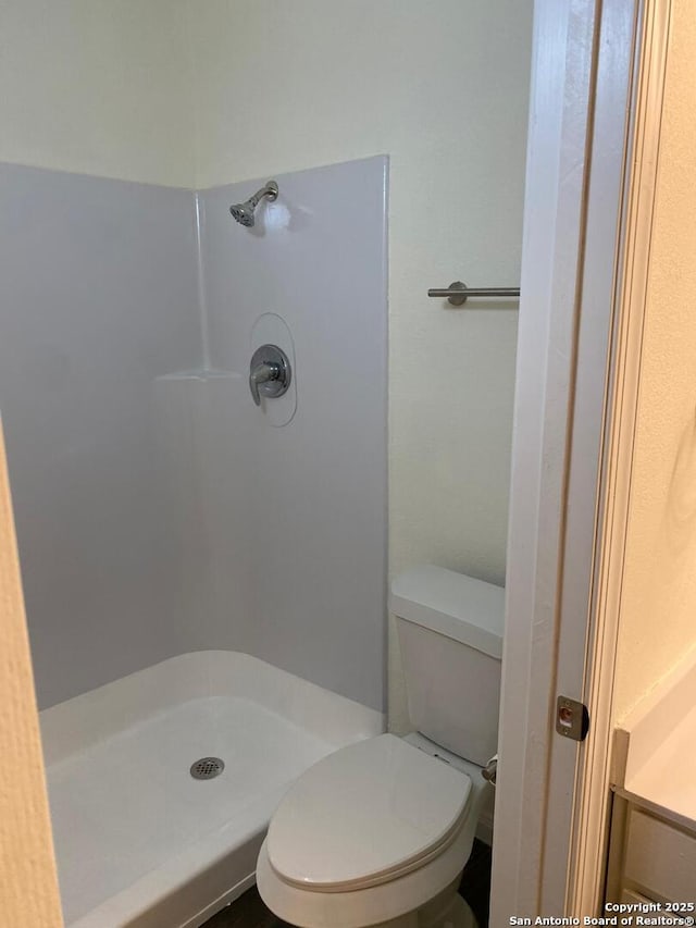 1336 Churing, San Antonio, TX 78245 - full bath featuring a shower stall and toilet