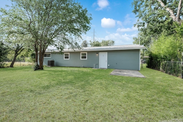 7811 Stagecoach, San Antonio, TX 78227 - back of house with cooling unit and a patio