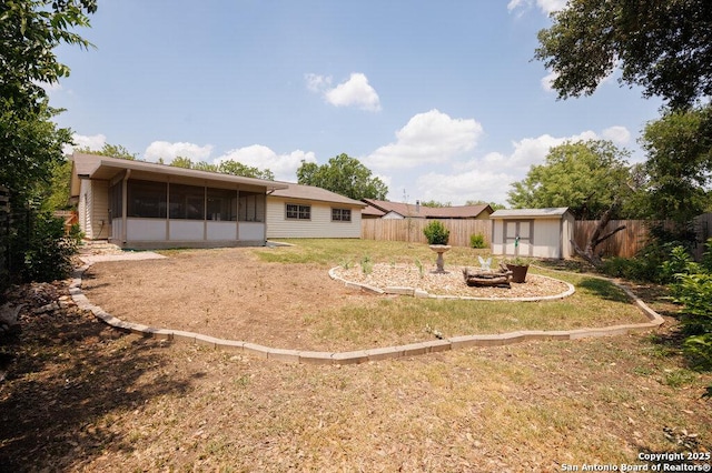 5006 Las Campanas, San Antonio, TX 78233 - view of yard with a sunroom