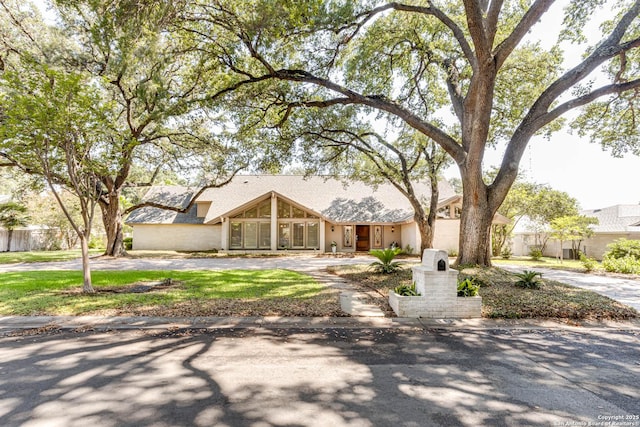 113 Wickford, Castle Hills, TX 78213 - mid-century modern home featuring driveway