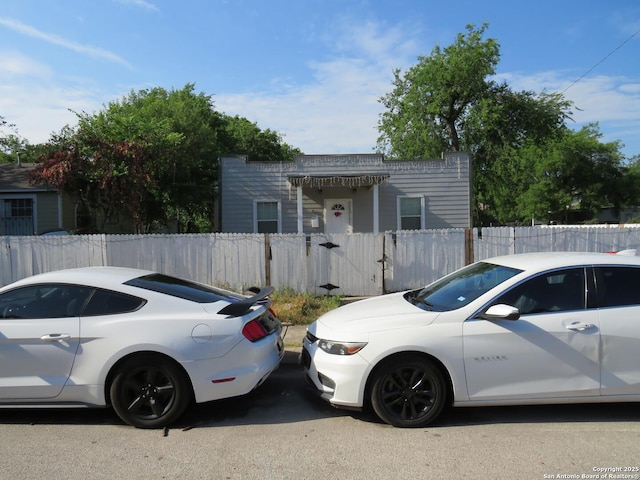 1038 W Ridgewood Ct, San Antonio, TX 78201 - view of front of property