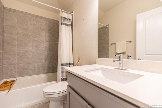7421 Cimarron Lk, Boerne, TX 78015 - full bathroom with vanity, toilet, and shower / bathtub combination with curtain