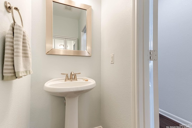 3319 Brooktree Ct, San Antonio, TX 78261 - view of bathroom