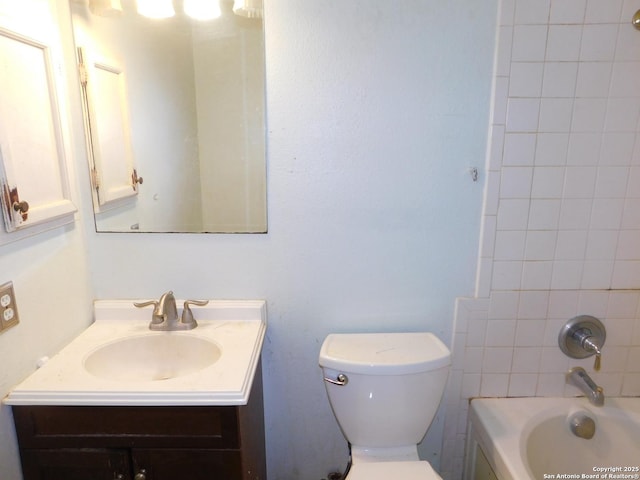 10223 Flatland Trl, Converse, TX 78109 - full bath featuring vanity and toilet