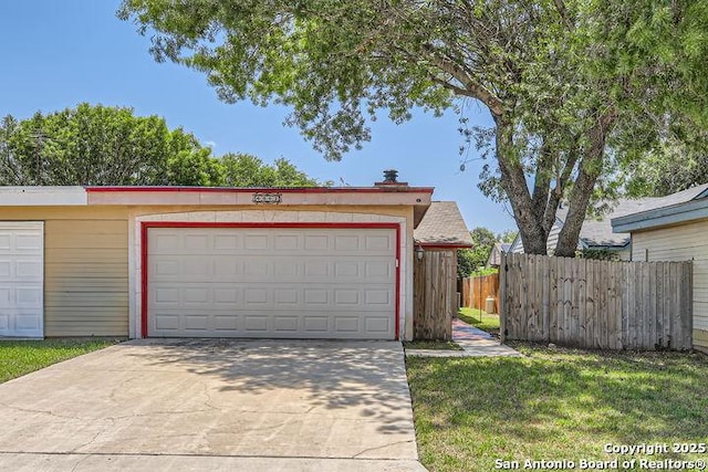 6862 Maple Spgs Unit 6862, San Antonio, TX 78249 - garage featuring driveway