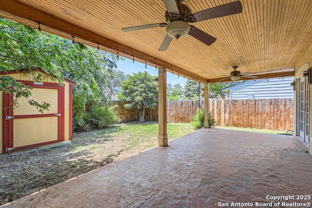 6862 Maple Spgs Unit 6862, San Antonio, TX 78249 - fenced backyard with a ceiling fan and a patio