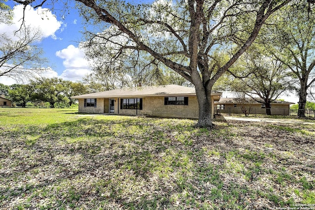 1212 County Road 337, La Vernia, TX 78121 - view of ranch-style house