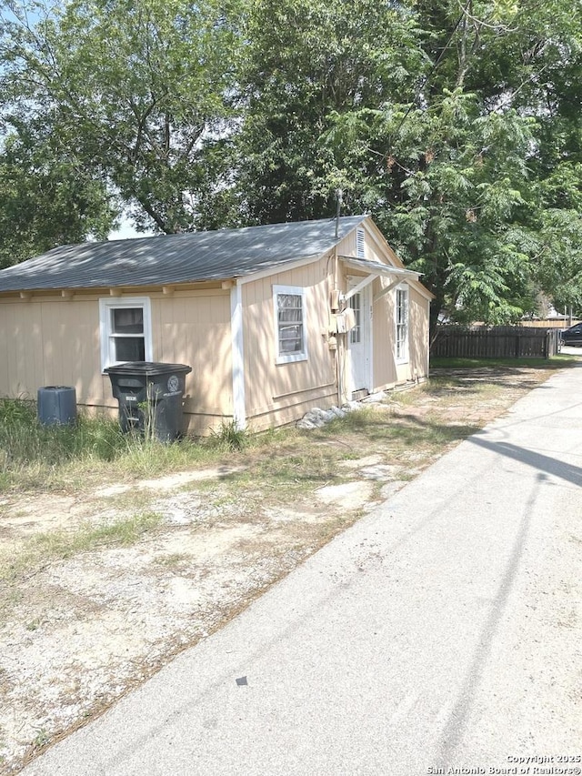 837 Denver, New Braunfels, TX 78130 - view of outbuilding