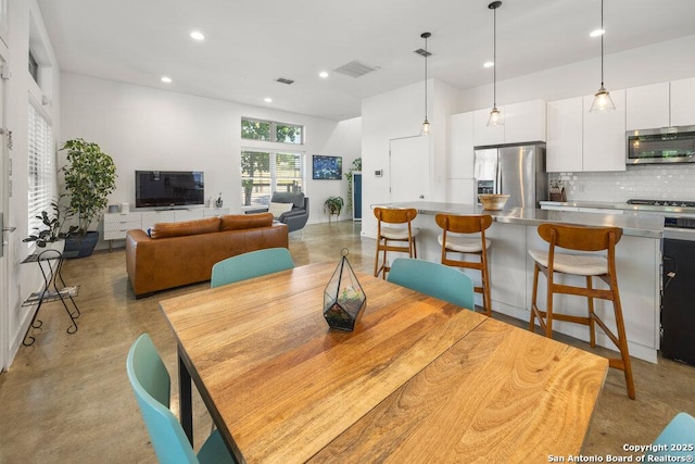 430 Burleson, San Antonio, TX 78202 - dining room featuring recessed lighting
