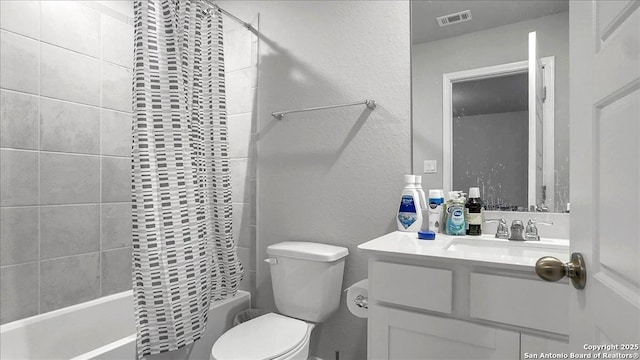 229 Colebrook Way, Cibolo, TX 78108 - full bath with shower / bath combo with shower curtain, toilet, and vanity