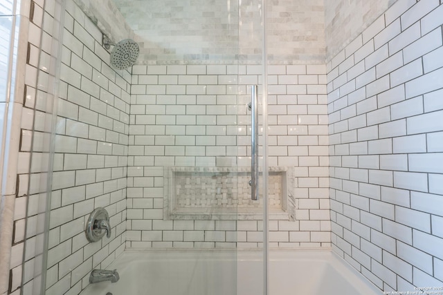 2007 S Presa, San Antonio, TX 78210 - bathroom with combined bath / shower with glass door