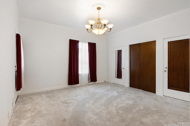 2150 W Summit Ave, San Antonio, TX 78201 - unfurnished room with a chandelier, crown molding, carpet floors, and baseboards