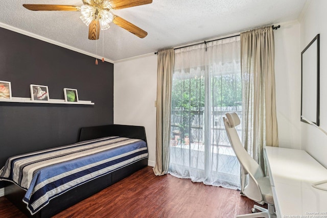 2300 Nacogdoches Rd Unit 164R, San Antonio, TX 78209 - bedroom featuring a textured ceiling, wood finished floors, crown molding, a ceiling fan, and baseboards