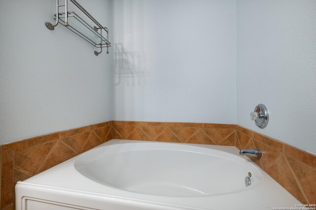 9911 Sable Arrow, San Antonio, TX 78251 - bathroom featuring a bath