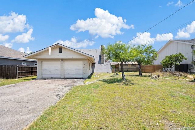 771 Mockingbird, Spring Branch, TX 78070 - view of yard with a detached garage