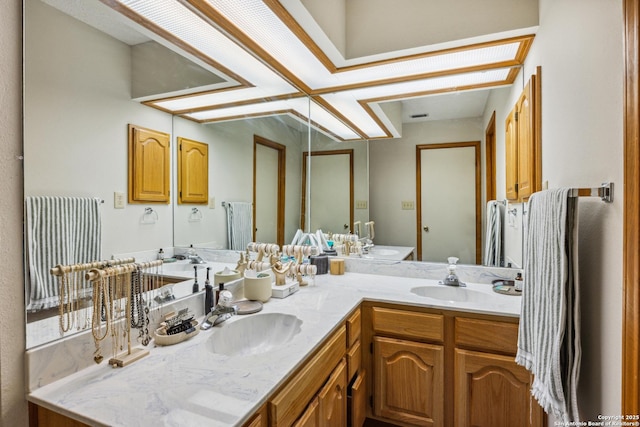 101 Country Ln, Castroville, TX 78009 - full bath with double vanity