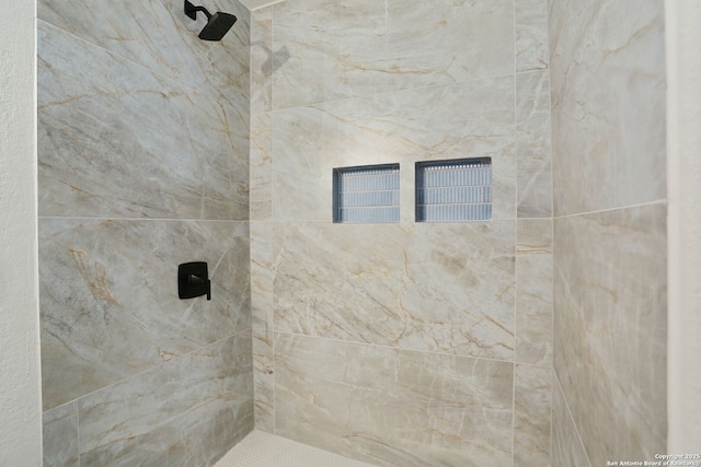 9814 Shawnee, Converse, TX 78109 - full bathroom with a tile shower