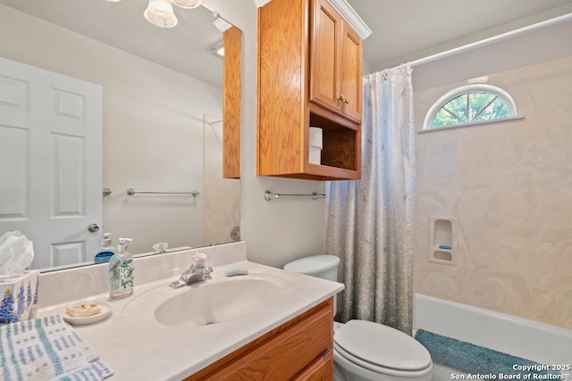 424 Mount Joy, New Braunfels, TX 78130 - full bathroom featuring vanity, toilet, and shower / bathtub combination with curtain