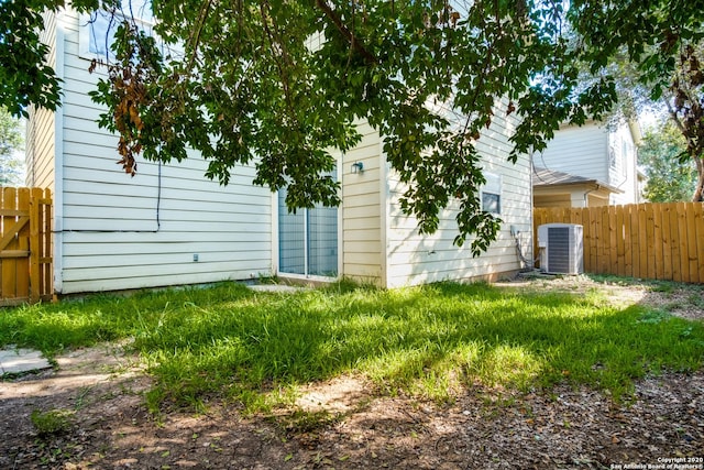 510 Hampton Cv, Boerne, TX 78006 - view of yard featuring cooling unit