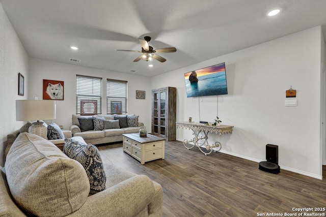 437 Signe, Seguin, TX 78155 - living area featuring ceiling fan, dark wood-style floors, baseboards, and recessed lighting
