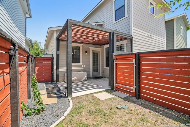 1130 N Olive St, San Antonio, TX 78202 - view of front of property with a gate