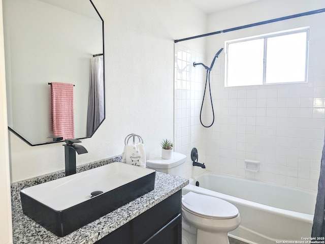 6606 Lake Gln, San Antonio, TX 78244 - bathroom with vanity, toilet, and shower / tub combo