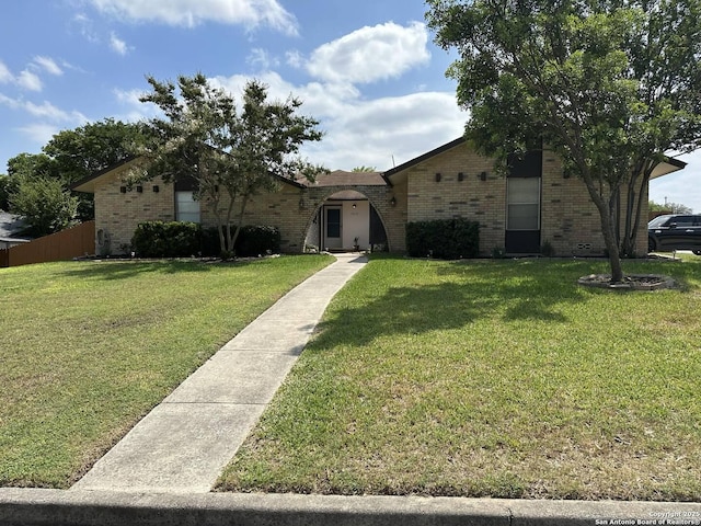 13635 Oak Breeze, Universal City, TX 78148 - view of front of house featuring brick siding