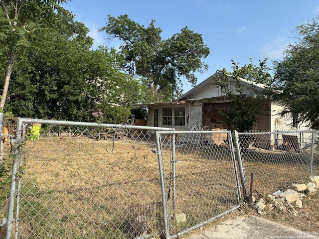 402 Pruitt, San Antonio, TX 78204 - view of front of house featuring a gate and an attached garage