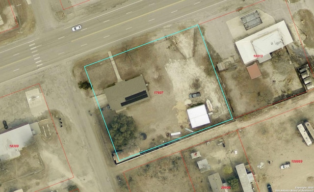 314 US Highway 57, La Pryor, TX 78872 - aerial map of property and surrounding area with property boundaries highlighted