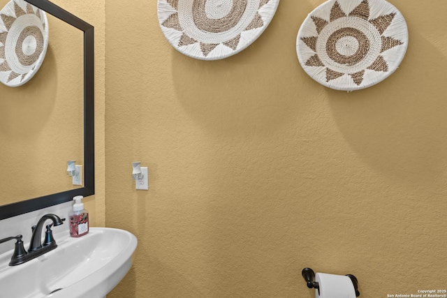 20675 Huebner Rd, San Antonio, TX 78258 - bathroom featuring a sink