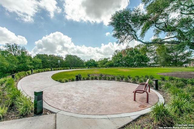 1 Towers Park Ln Unit 1512, San Antonio, TX 78209 - surrounding community featuring a yard