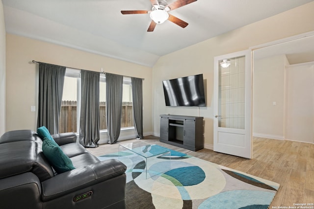 7938 Cibolo, Boerne, TX 78015 - living room with ceiling fan, wood finished floors, lofted ceiling, and baseboards