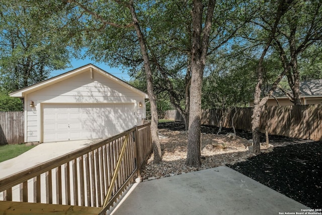 543 Willow Grove Dr, San Antonio, TX 78245 - view of yard featuring an outbuilding and a garage
