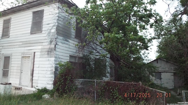 609 Ruiz St, San Antonio, TX 78207 - view of side of property